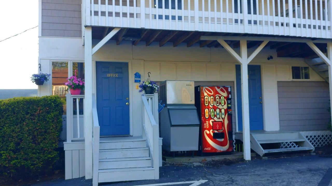 Smugglers Cove Inn Dayville Экстерьер фото