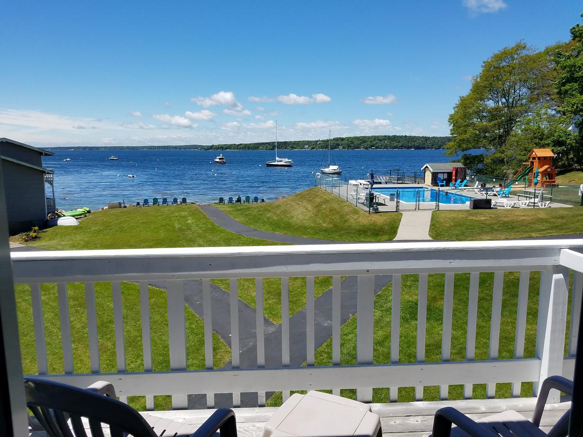 Smugglers Cove Inn Dayville Экстерьер фото