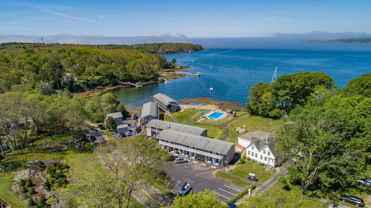 Smugglers Cove Inn Dayville Экстерьер фото